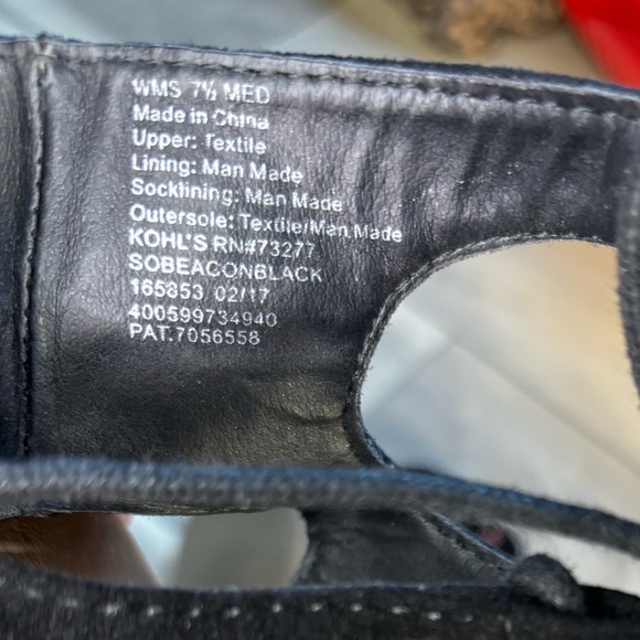 Woman’s black gladiator style sandles 7.5 - Picture 3 of 3